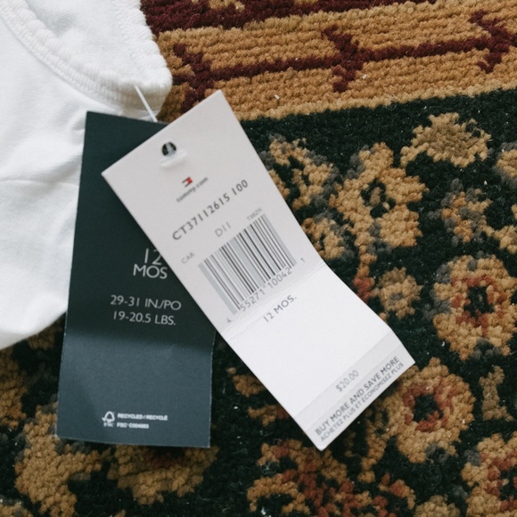 NWT - Tommy hilfiger shirt - Picture 4 of 4